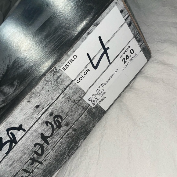 Cowboy/girl Boots - Picture 2 of 2